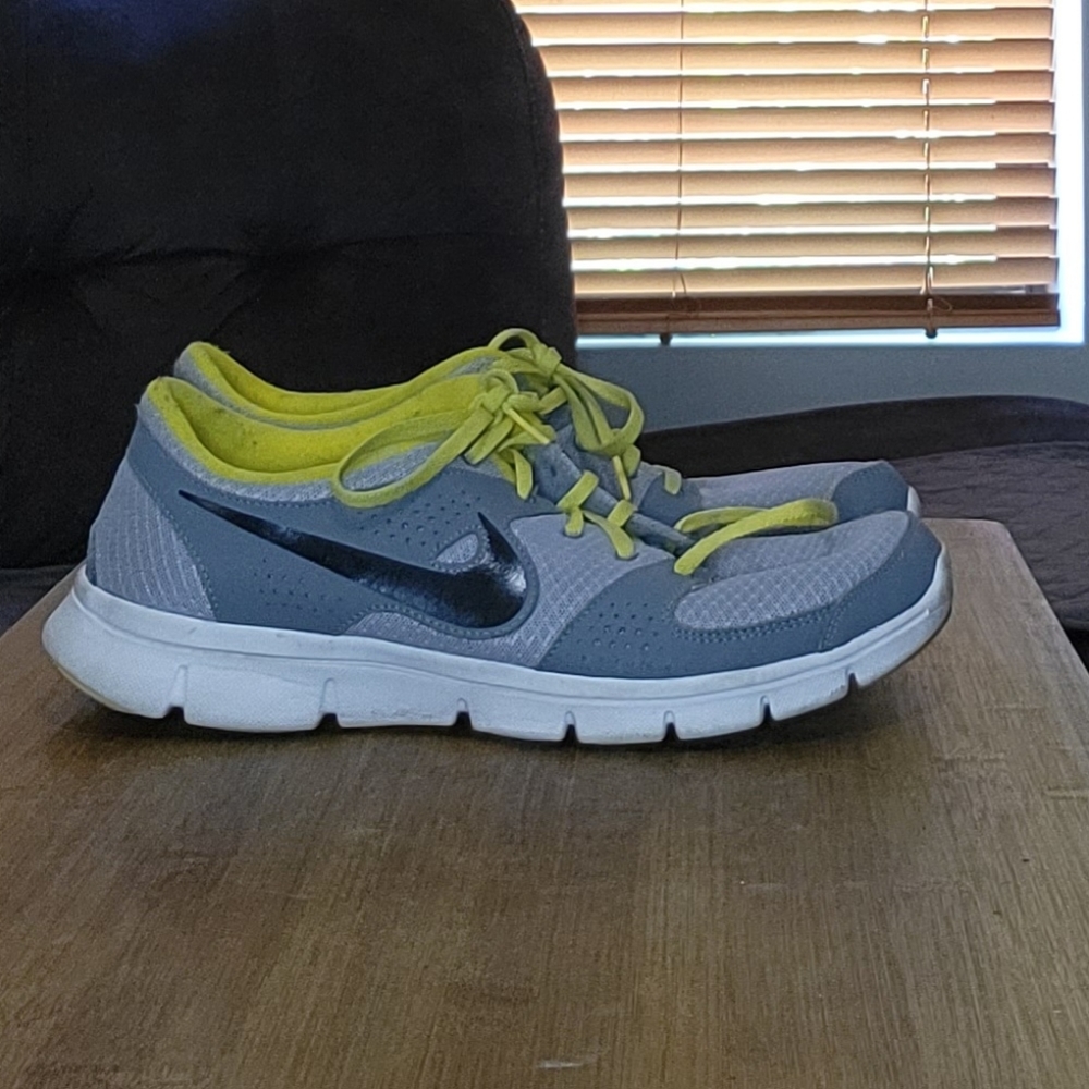 Nike Flex Experience RN Men's 10.5 Grey  & Yellow